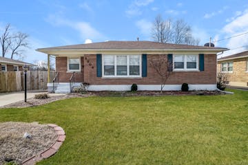 4904 PARAMOUNT DR LOUISVILLE, KY 40258